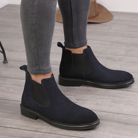Thomas Boots // Navy Blue (Euro: 39)