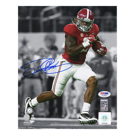 Derrick Henry // Signed Alabama Action With Football Spotlight 8x10 Photo (PSA)
