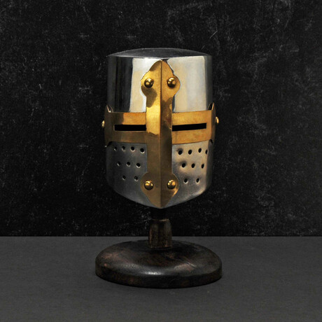 Mini Crusader with stand