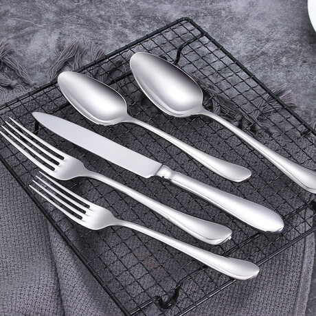 Minimal Flatware // Set of 20 // Nordic