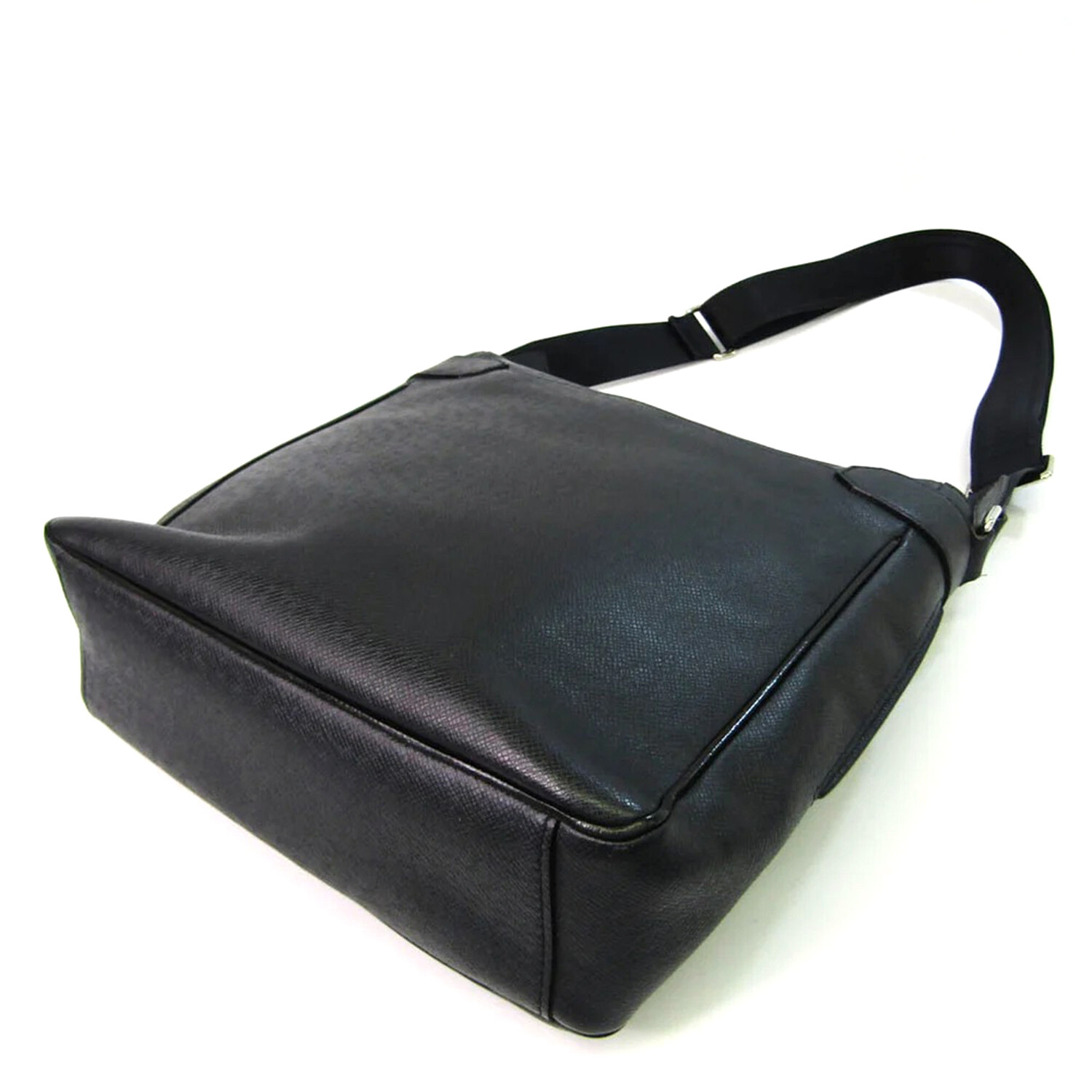 Louis Vuitton // Taiga Leather Shoulder Bag // Boreal // PreOwned