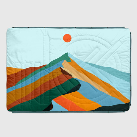 VOITED CloudTouch™ Indoor + Outdoor Camping Blanket // Blue Moutain