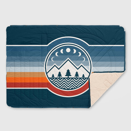 VOITED CloudTouch™ Indoor + Outdoor Camping Blanket // Camp Vibes Two