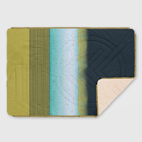 VOITED CloudTouch™ Indoor + Outdoor Camping Blanket // Woodspray