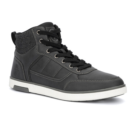 Deion // Black (US: 7.5)