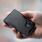 Fantom X // Carbon Fiber (Extra Slim // 4-7 Cards)