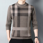 Big Plaid O-Neck Sweater // Brown + Crème + Black (L)