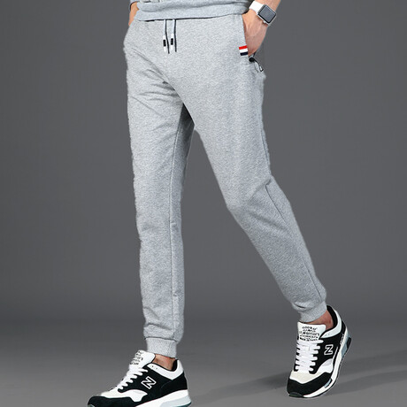 The Lounger I // Straight Leg + Relaxed Fit // Dark Gray (M)