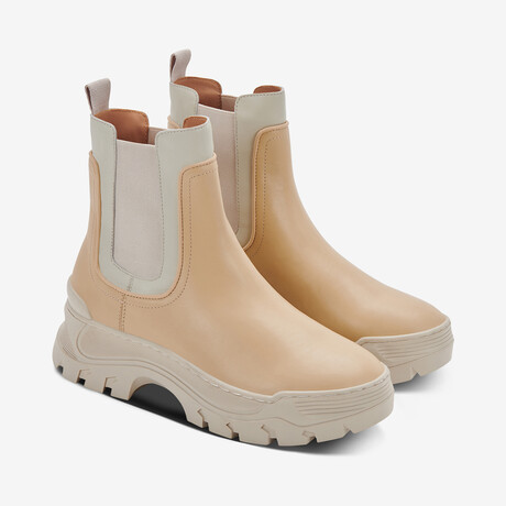 Women's Hewes Chelsea // Sand (US: 6)