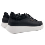 Jack Sneaker // Black (Euro: 40)