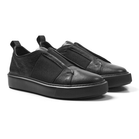 Gilberto Sneaker // Black (Euro: 40)