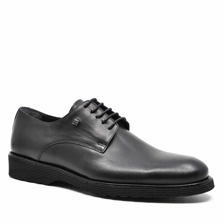 Wilson Classic Shoe // Black (Euro: 39)