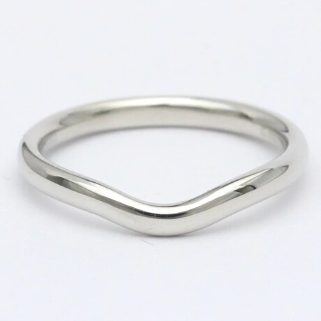 Tiffany & Co. // Platinum Curved Band Ring // Ring Size: 6-6.5 // Store Display