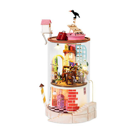 Mysterious Neighbor // 135 Pieces