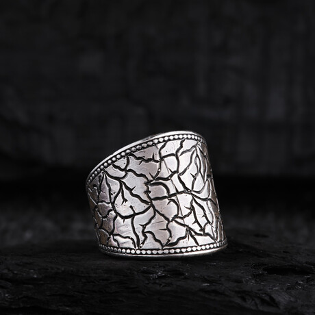 Antique Wall Design Ring // Oxidized Silver (9)