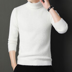 Fuzzy Knit Turtleneck // White (L)