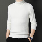 Fuzzy Knit Turtleneck // White (3XL)