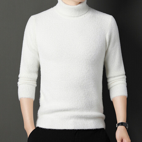 Fuzzy Knit Turtleneck // White (XS)