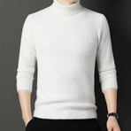 Fuzzy Knit Turtleneck // White (XL)