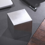 KILO Magnesium Cube + Base