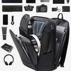 Weekender Carry On Smart Backpack // Black