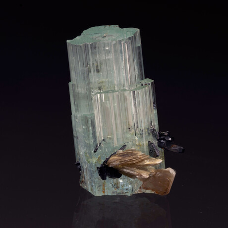 Aquamarine With Pseudobrookite And Muscovite // 47.80 Grams