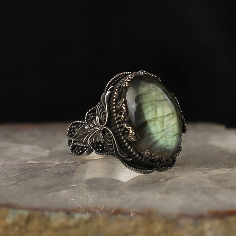 Genuine Labradorite Stone // Silver + Green (6.5)