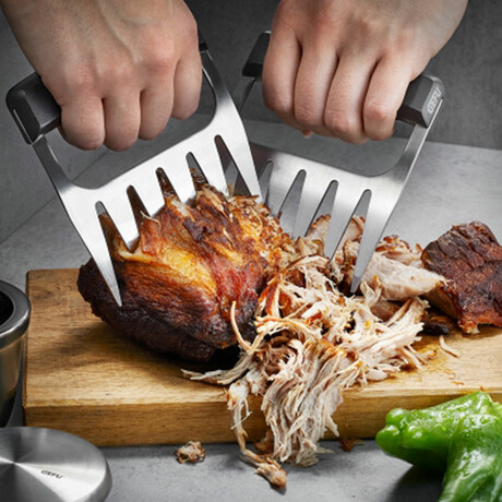 Meet Meat Claws, They'll Effortlessly Shred Meat Straight Off the Grill