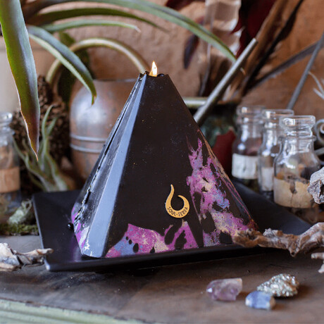 Black Opal + Oak Jasmine Crystal Candle