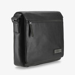 Stockholm Leather Shoulder Bag // M // Black