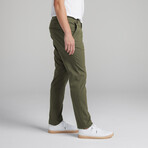 TRUE All Day Chino // Olive (33WX32L)