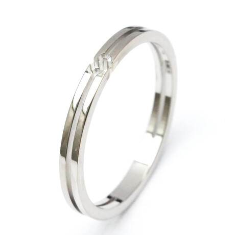 Gucci // 18k White Gold Infinity Ring // Ring Size: 6.5 // Store Display