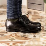 James Wingtip Derby // Black (US 7 // D // Regular)