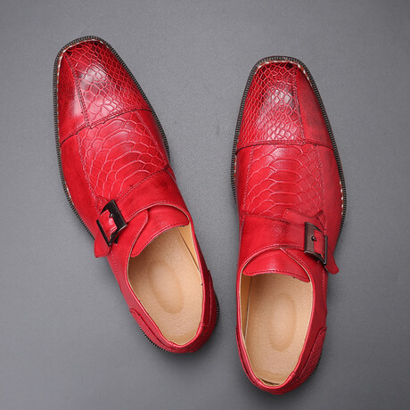 1 Buckle Oxford // Crocodile Embossed // Red (Euro: 40)