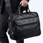 001 Messenger Leather Bag // Black