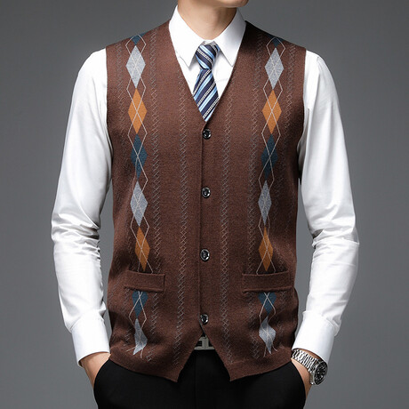 Slimline Argyle Cardigan V-Neck Sweater Vest // Brown (XS)
