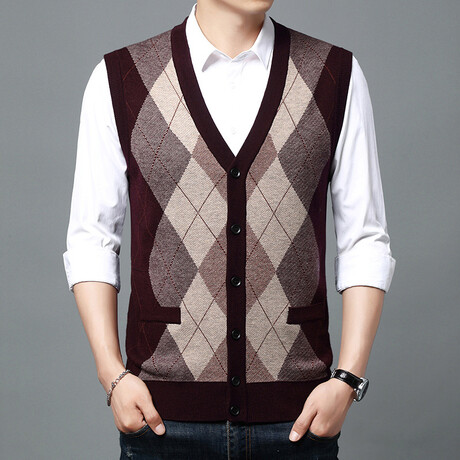 Argyle Cardigan V-Neck Sweater Vest + Pockets // Brown (XS)