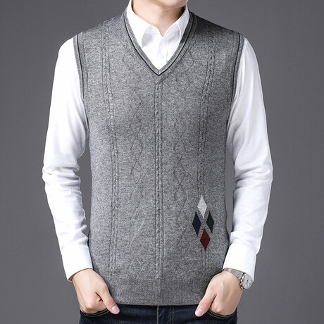 Argyle Accent V-Neck Sweater Vest // Dark Gray (L)