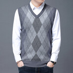 Argyle V-Neck Sweater Vest // Light Gray (L)