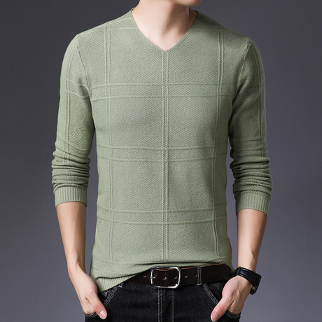 AVNS-25 // V-Neck Sweaters // Light Green (XS)