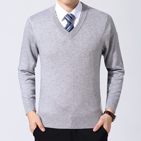 AVNS-16 // V-Neck Sweaters // Light Grey (XS)