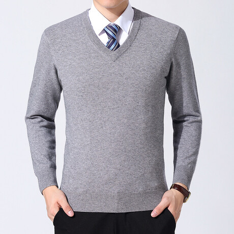 AVNS-8 // V-Neck Sweaters // Light Grey (XS)