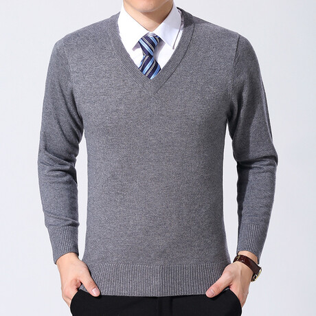 AVNS-15 // V-Neck Sweaters // Grey (XS)
