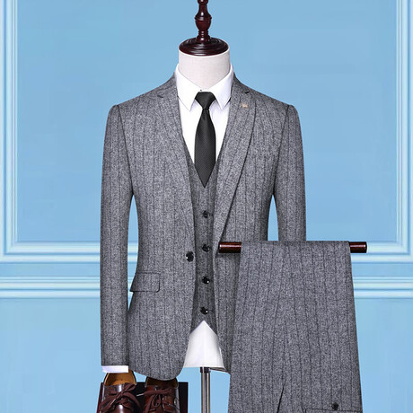 Mens 3pc Slim Fitted Suits  // Gray + Black Pinstripes (L)