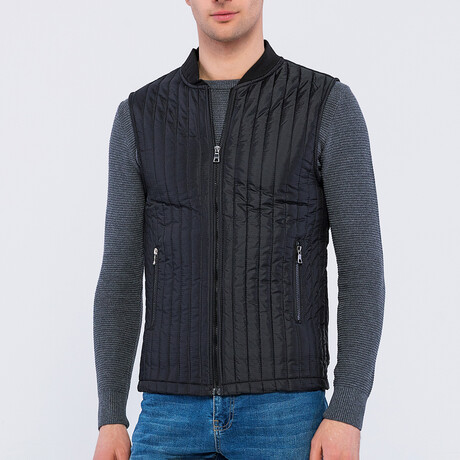 Channel Quilted Vest // Black (S)