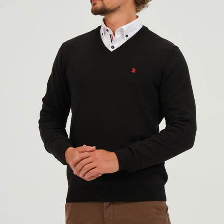Contrast Logo V-Neck Sweater // Black (S)