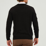Contrast Logo V-Neck Sweater // Black (S)