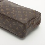Louis Vuitton // Monogram True Toilette 28 M47522