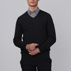 V-Neck Pullover // Black (S)