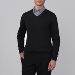 V-Neck Pullover // Black (S)